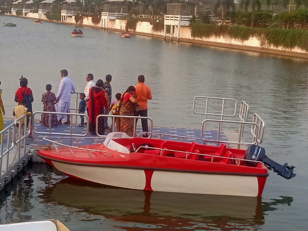 6 seater speed boat (2)